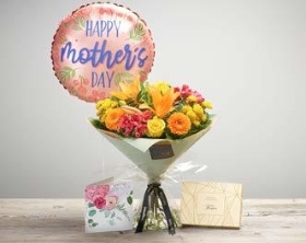 Mothers Day Hand Tied Gift Set