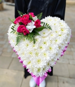 Heart tribute with pink rose spray